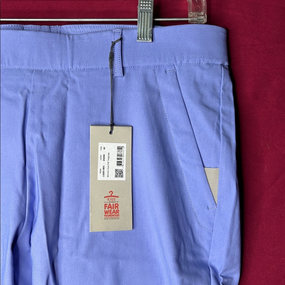 NWT Women’s KJUS Ikala 7/8 Treggings Stretch Pants size 42